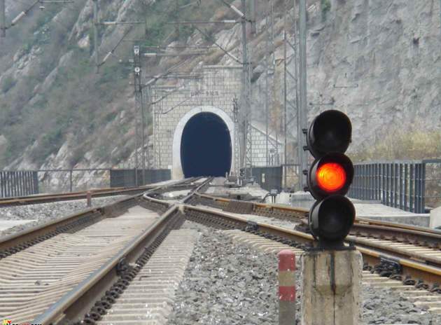 石家莊哪些學(xué)校開設(shè)鐵道信號(hào)專業(yè)？