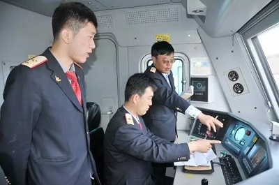 火車司機工作累嗎？都干什么