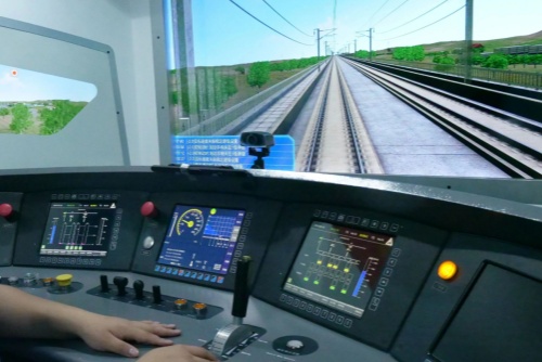 想當(dāng)火車(chē)司機(jī)？中專(zhuān)學(xué)歷也能報(bào)名！穩(wěn)定高薪 + 鐵飯碗！