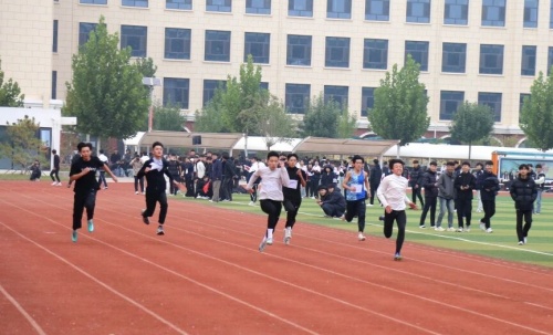 石家莊東華鐵路學(xué)校招生有年齡限制嗎？