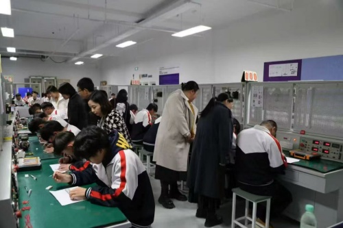 石家莊東華鐵路學(xué)校機(jī)電專業(yè)實(shí)訓(xùn)學(xué)出真技術(shù)嗎？